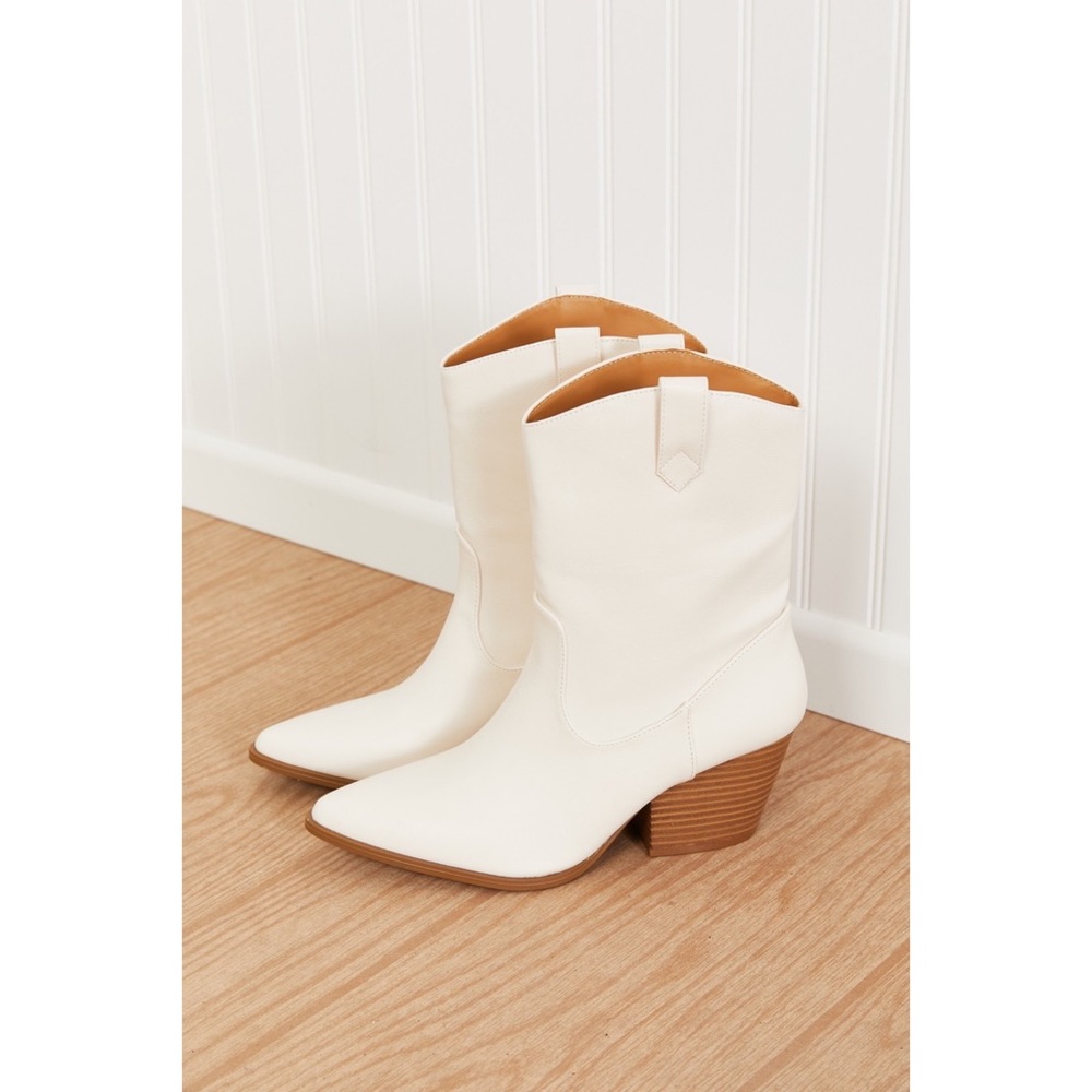 NWT Saddle Up Cowboy Boot 🤠